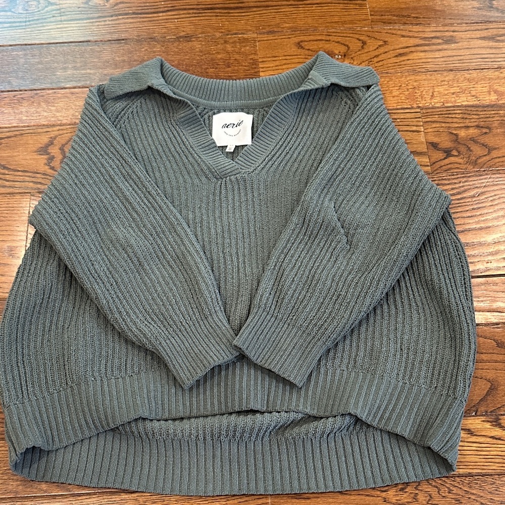 Aerie Women's Gray V-Neck Sweater